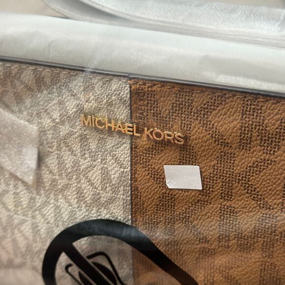 MICHAEL KORS Jet Set Small Two-Tone Logo MK Crossbody Bag In Deer Multi NWT - Picture 10 of 10